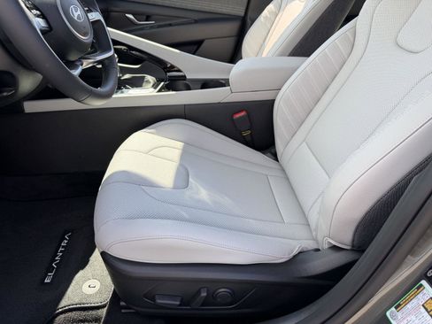 New 2026 Hyundai Elantra Limited image 9