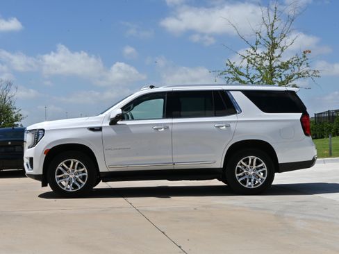 Used 2023 GMC Yukon SLT w/ SLT Premium Package RWD image 6