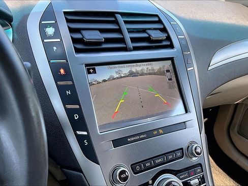 Used 2019 Lincoln MKZ Premiere image 11