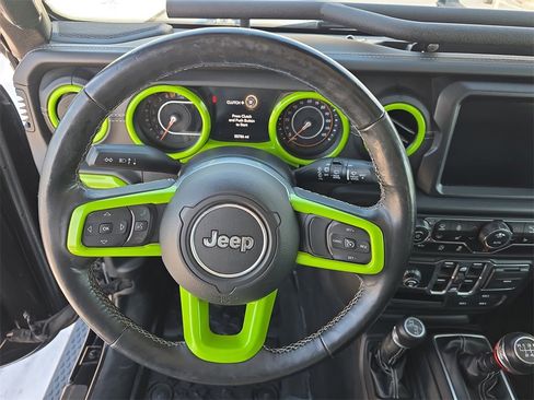 Used 2019 Jeep Wrangler Unlimited Sahara w/ Uconnect 4C Nav & Sound Group image 17