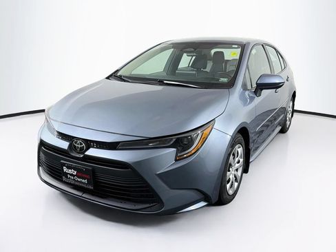 Used 2023 Toyota Corolla LE FWD image 3