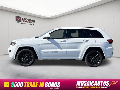 Used 2021 Jeep Grand Cherokee Laredo X AWD/4WD image 4