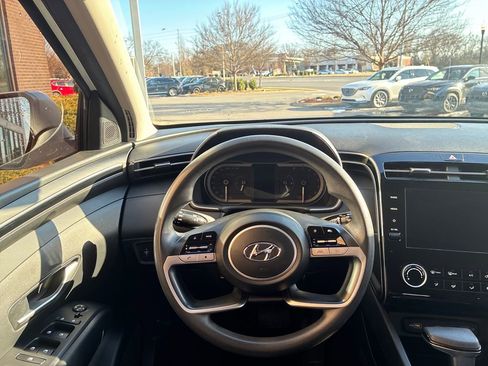 Used 2022 Hyundai Tucson SE image 23