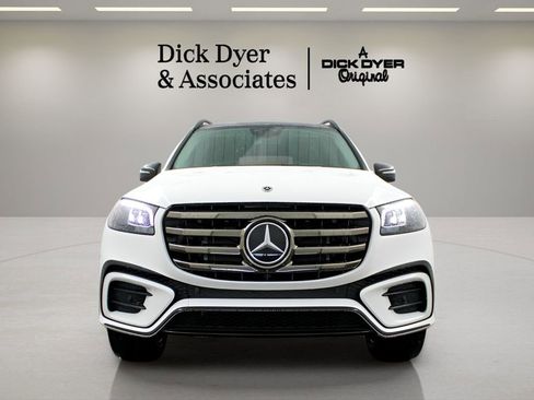 Used 2024 Mercedes-Benz GLS 450 4MATIC image 9