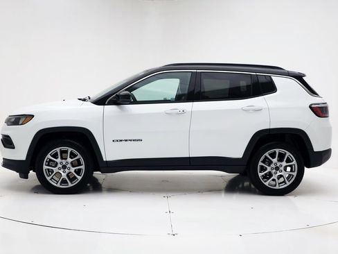 Used 2025 Jeep Compass Limited AWD/4WD image 5