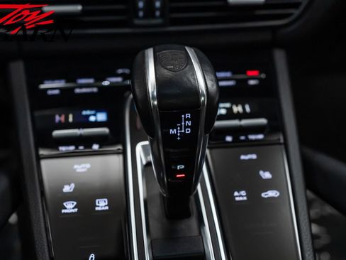 Used 2022 Porsche Cayenne S image 43