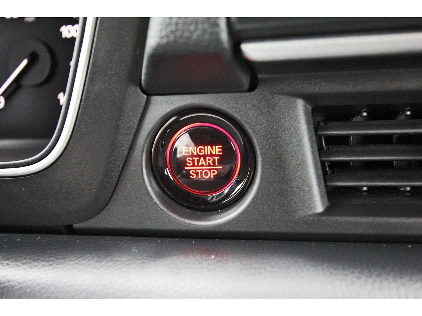 Used 2025 Honda Pilot Touring image 28