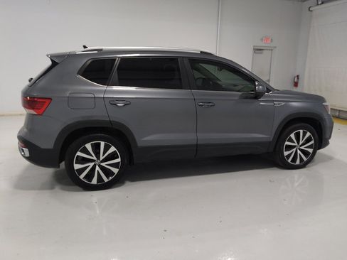 Used 2022 Volkswagen Taos SE AWD/4WD image 10