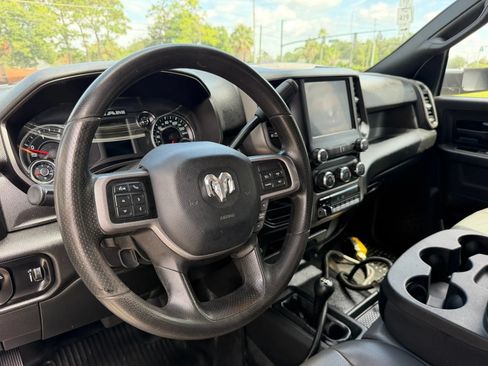 Used 2022 RAM 3500 Tradesman w/ Chrome Appearance Group AWD/4WD image 9