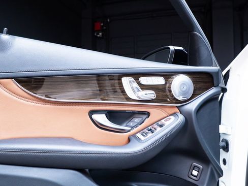 Used 2019 Mercedes-Benz GLC 43 AMG 4MATIC image 18