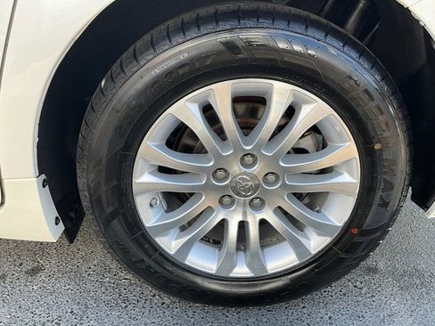 Used 2015 Toyota Sienna XLE image 10