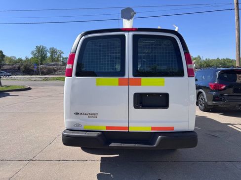 Used 2013 Chevrolet Express 2500 image 6