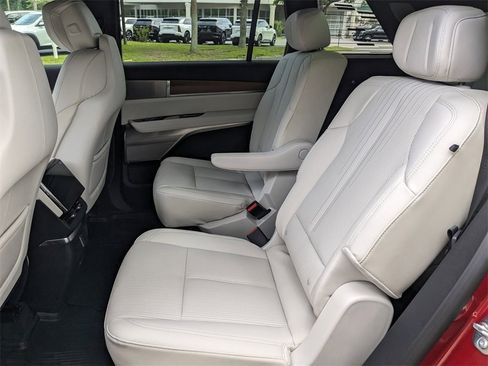 New 2026 Cadillac Vistiq Luxury w/ LPO, Floor Liner Package image 22