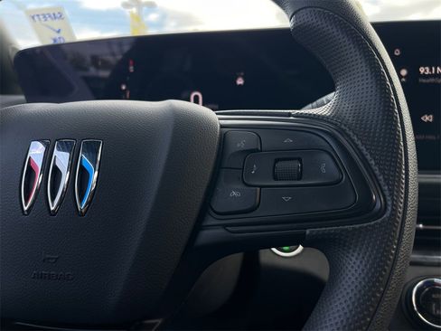 Used 2024 Buick Envista Preferred w/ Convenience II Package image 15