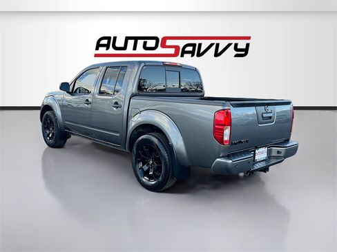 Used 2020 Nissan Frontier SV w/ Midnight Edition Floor Mats image 5