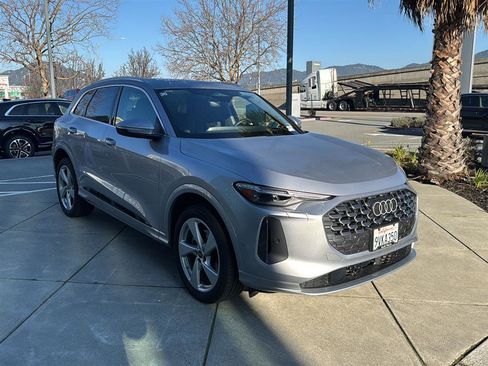 Used 2025 Audi Q5 Premium Plus w/ Premium Plus image 4