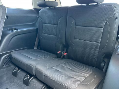 Used 2022 GMC Acadia SLE image 15