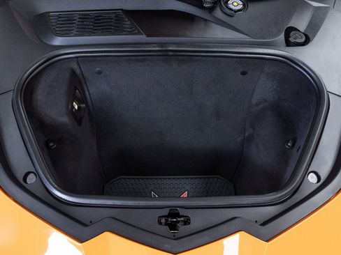 Used 2023 Chevrolet Corvette Stingray w/ Z51 Performance Package image 9