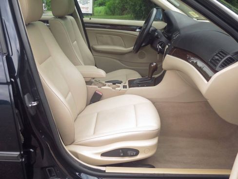 Used 2005 BMW 325i Sedan RWD image 14