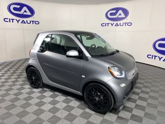 Used 2016 smart fortwo Prime RWD video 1