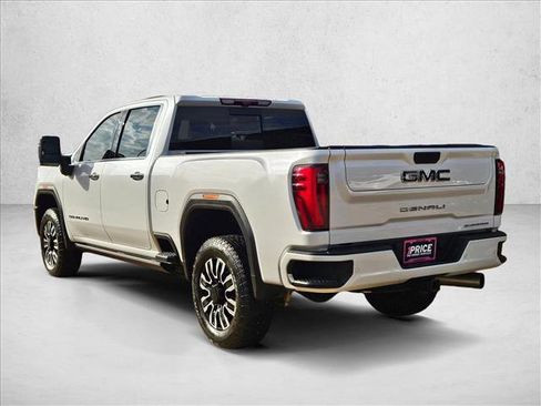 Used 2024 GMC Sierra 2500 Denali Ultimate image 8