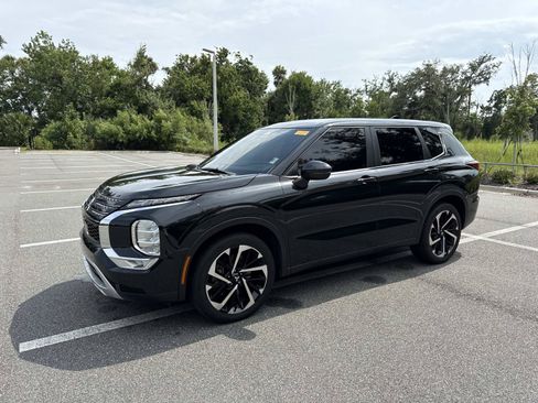 Used 2024 Mitsubishi Outlander SE Black Edition FWD image 7