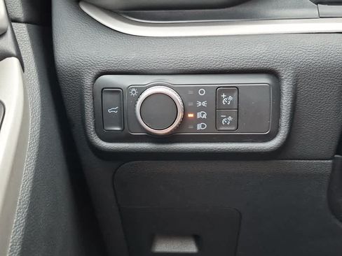 Used 2021 Ford Explorer XLT AWD/4WD image 18