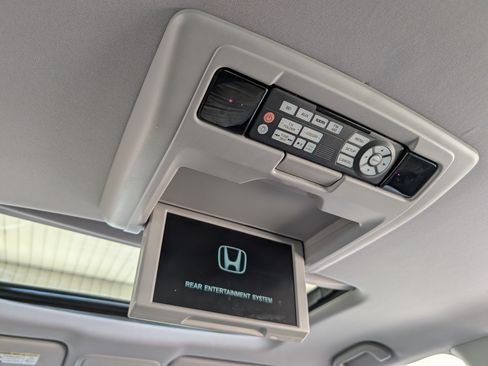 Used 2016 Honda Pilot Touring image 38