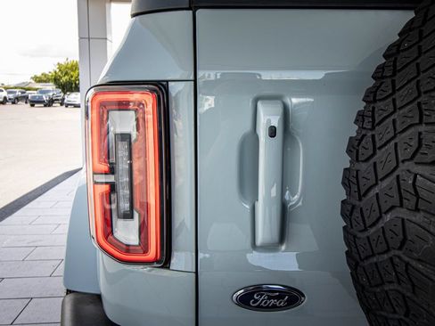 Used 2023 Ford Bronco Outer Banks AWD/4WD image 14