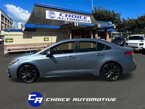 Used 2024 Toyota Corolla SE FWD image 3