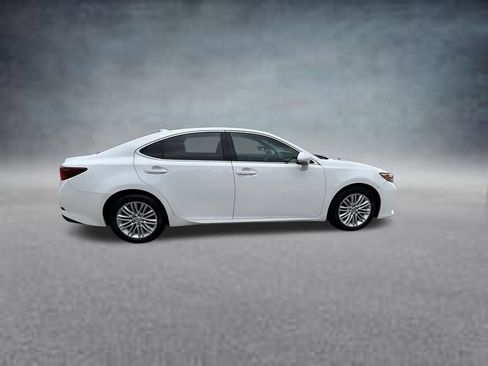 Used 2017 Lexus ES 350 w/ Premium Package FWD image 3
