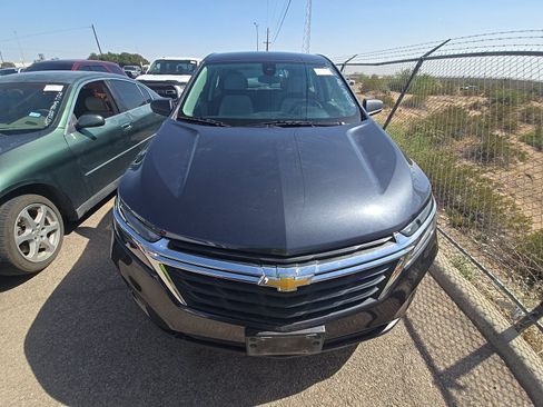 Used 2022 Chevrolet Equinox LS FWD image 2