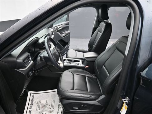 Used 2023 Ford Explorer XLT w/ Equipment Group 202A image 14