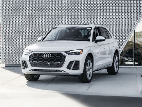 Certified 2025 Audi Q5 2.0T Premium Plus w/ Premium Plus Package image 5