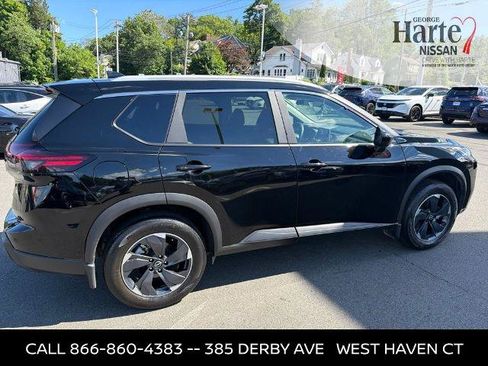 Certified 2024 Nissan Rogue SV w/ SV Premium Package AWD/4WD image 8