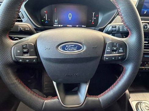 Used 2025 Ford Escape ST-Line Select AWD/4WD image 25