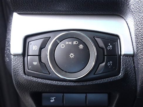 Used 2017 Ford Explorer XLT w/ Equipment Group 202A AWD/4WD image 10