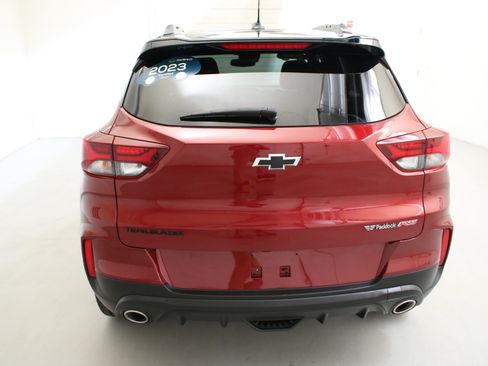 Used 2023 Chevrolet TrailBlazer RS w/ Sun and Liftgate Package FWD image 8