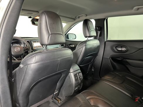 Used 2023 Jeep Cherokee Altitude Lux image 40