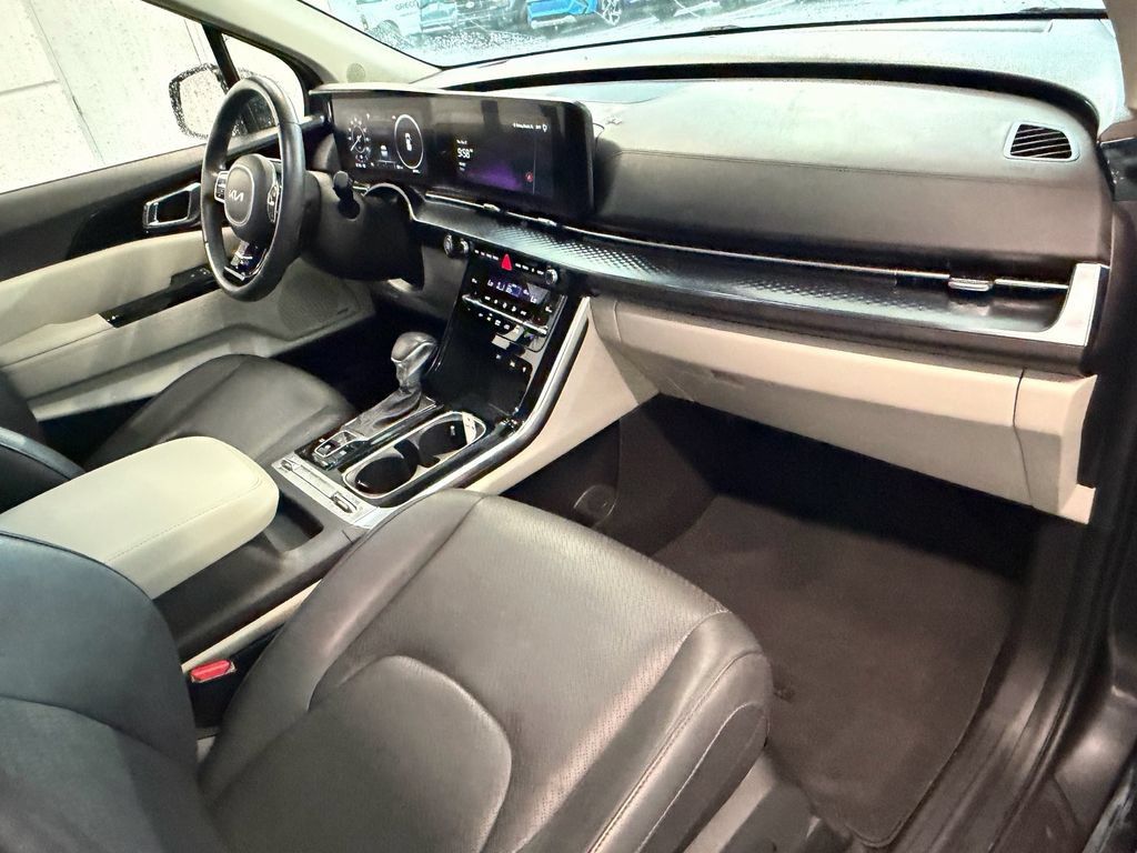 Used 2024 Kia Carnival SX Prestige FWD image 17
