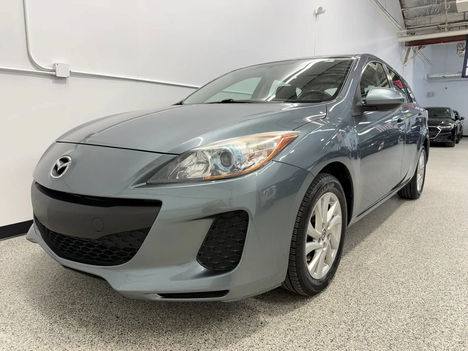 Used 2013 MAZDA MAZDA3 i Touring FWD image 9