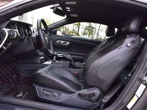 Used 2016 Ford Mustang Premium image 13