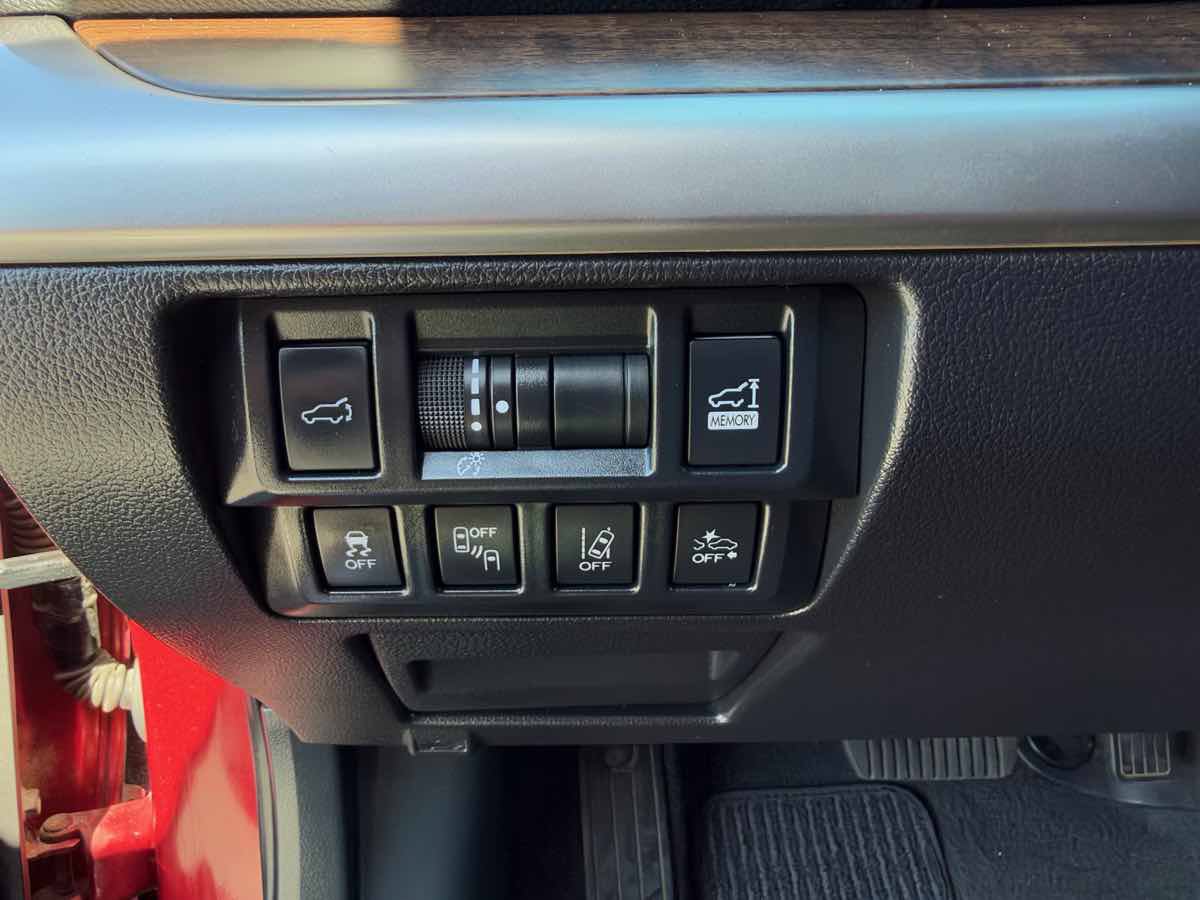 Used 2018 Subaru Outback 3.6R Limited AWD/4WD image 18