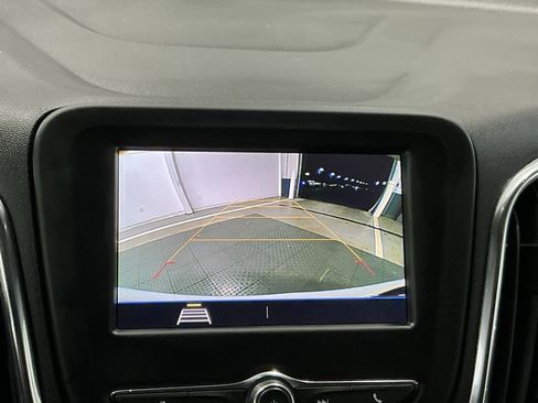 Used 2020 Chevrolet Equinox LS image 4