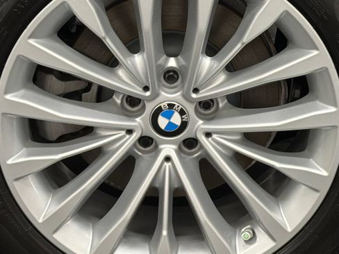 Used 2023 BMW 530i xDrive w/ Premium Package AWD/4WD image 5
