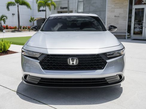 Used 2023 Honda Accord Sport image 4