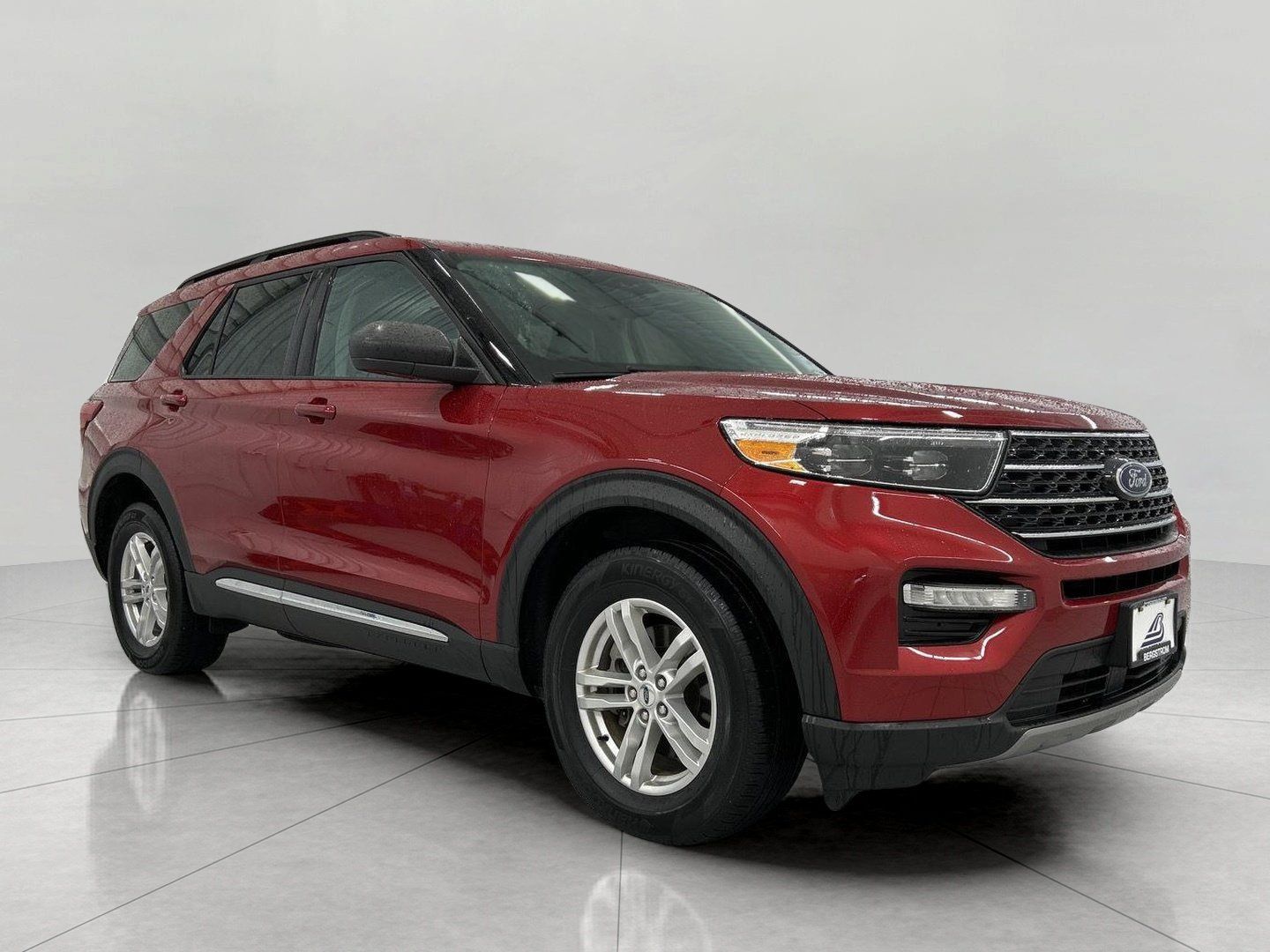 Used 2024 Ford Explorer XLT w/ Equipment Group 202A AWD/4WD image 1