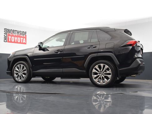 Used 2019 Toyota RAV4 XLE Premium image 29