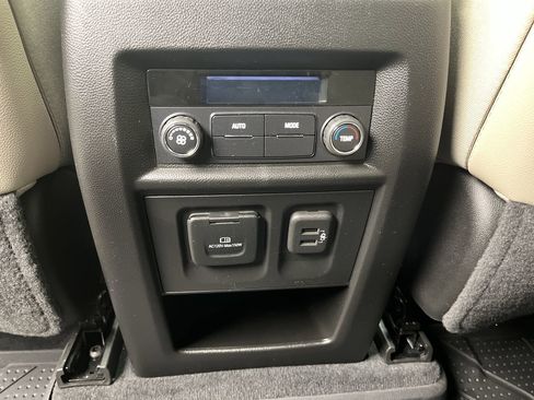 Certified 2023 Chevrolet Traverse LT w/ LT Premium Package image 15