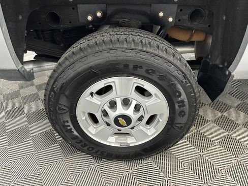 Used 2019 Chevrolet Silverado 2500 LT w/ LT Convenience Package AWD/4WD image 17